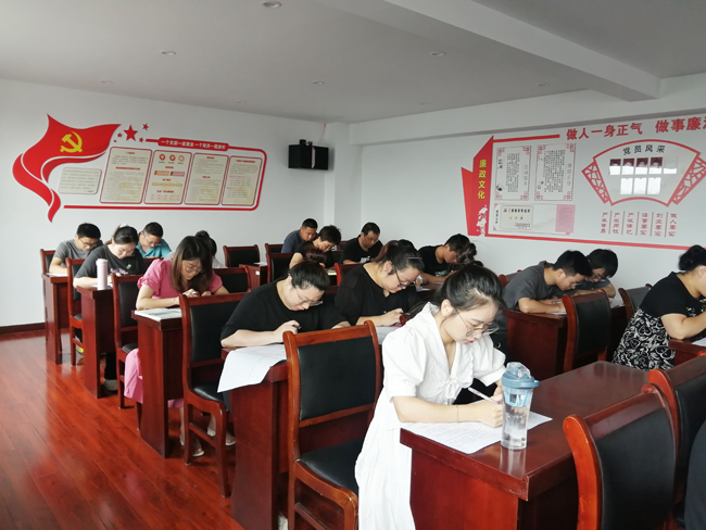 以考促學(xué)、以學(xué)促廉